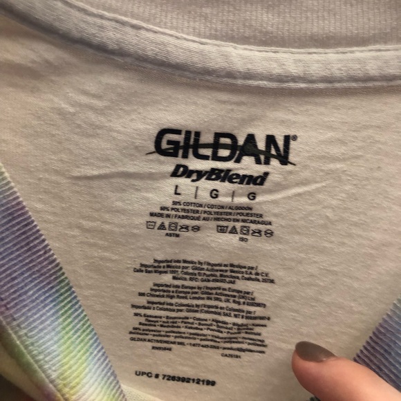 Mesmerizing colorful cat t-shirt - Picture 4 of 4